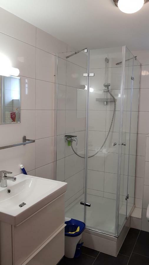 Outletcity Ferienwohnung Apartment 2 เมทซิงเงน ภายนอก รูปภาพ