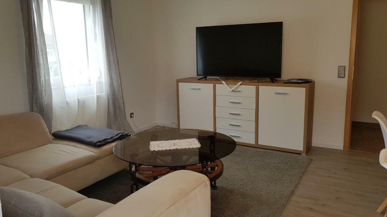 Outletcity Ferienwohnung Apartment 2 เมทซิงเงน ภายนอก รูปภาพ